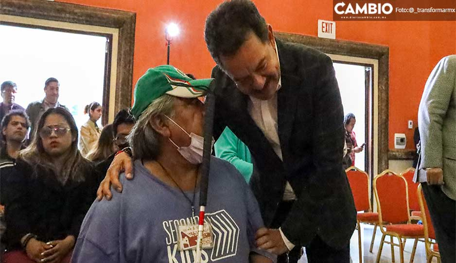 Nacho Mier garantiza la inclusión de personas con discapacidad en Puebla