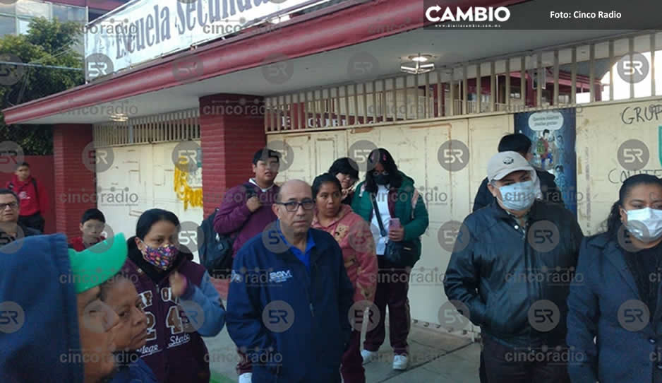 Padres de familia de la Técnica 60 se manifiestan por falta de maestros y peleas de alumnos