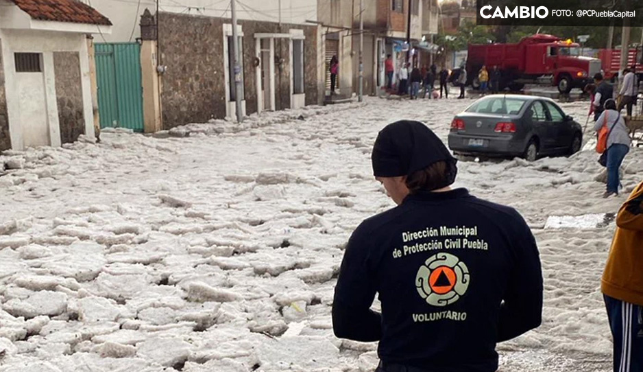 FOTOS: Hasta vehículos quedaron varados tras la fuerte granizada
