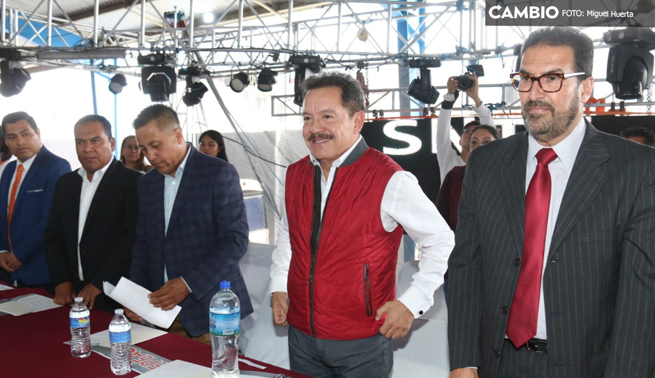 Nacho Mier se reune con maestros de la secci&oacute;n 23 del SNTE en Tecamachalco