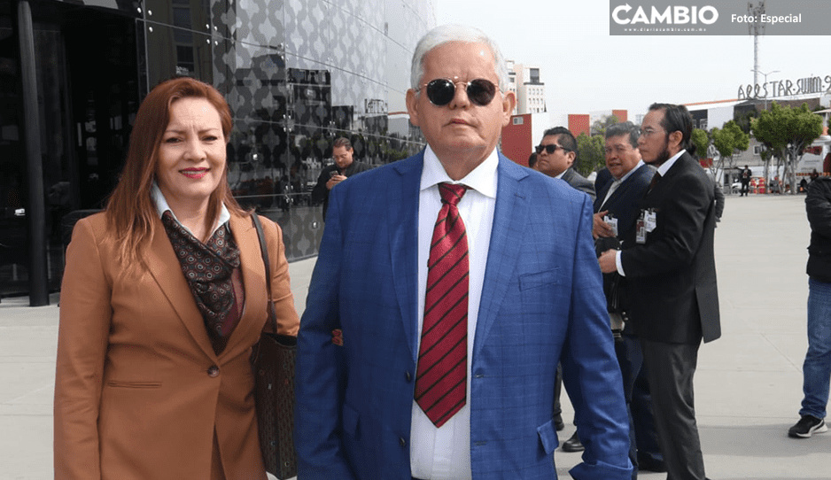 Carlos Peredo felicita a Sergio Salomón por su primer informe de labores