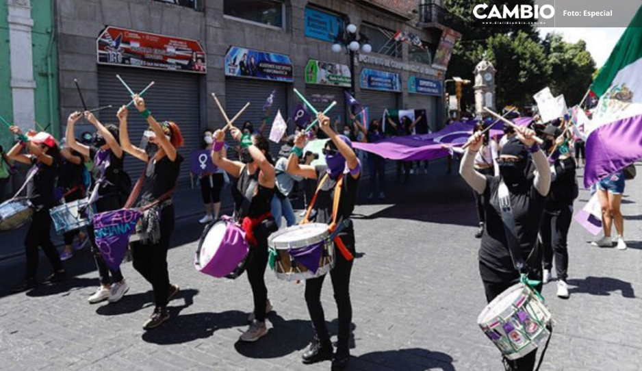 25N en Puebla: Mujeres marchan en Zócalo para exigir un alto a la violencia