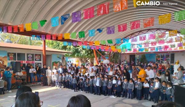 Irene Olea inaugura techado en cancha del preescolar Juan de la Barrera en Izúcar