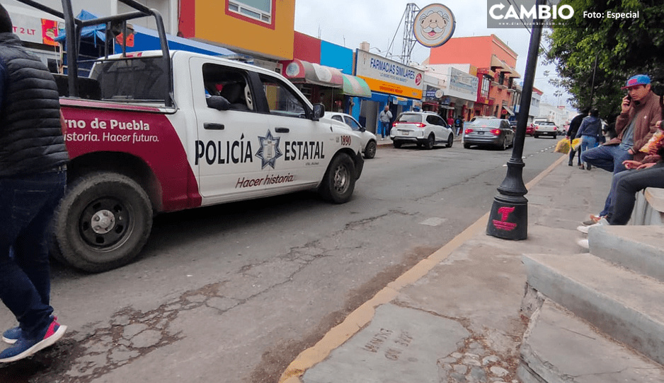 Policías frustran asalto a cuentahabiente en BBVA de Tecamachalco
