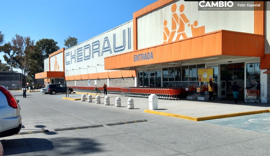 ¡Armados y peligroso! Hay tres detenidos tras movilización policiaca en Chedraui de Xonaca  
