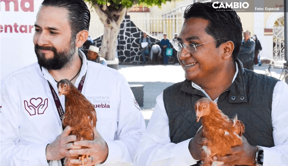 Pepe Cinto encabeza entrega de m&oacute;dulos Av&iacute;colas a familias de Juan C. Bonilla