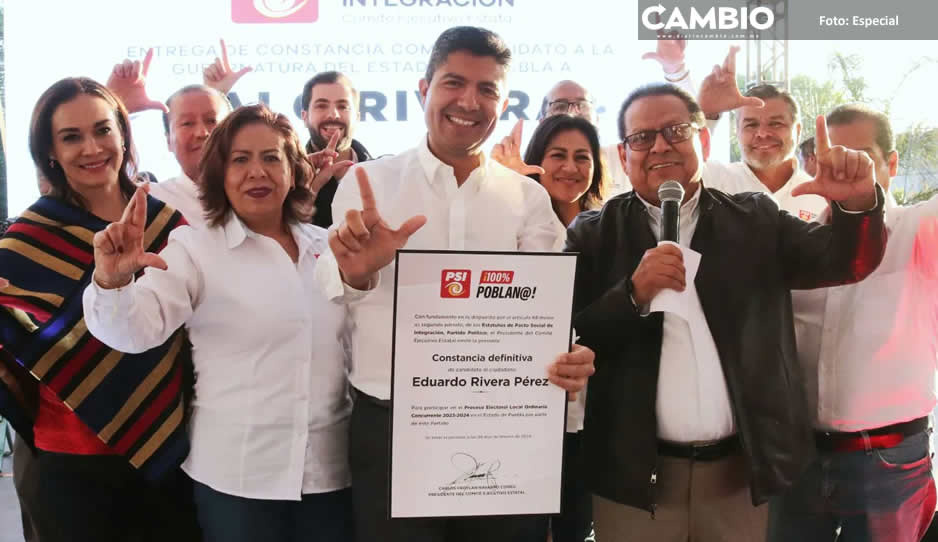 Lalo Rivera recibe constancia como candidato del PSI a la gubernatura