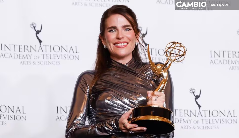 Karla Souza presume pancita de embarazo en los Emmy Internacional