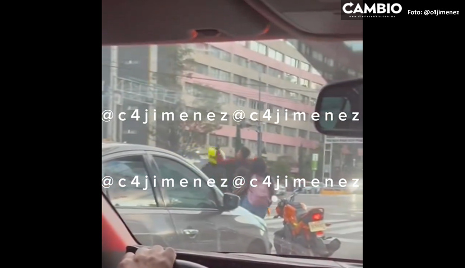 FUERTE VIDEO: Motociclista saca la pistola frente a su hijito y amenaza a su rival en plena calle