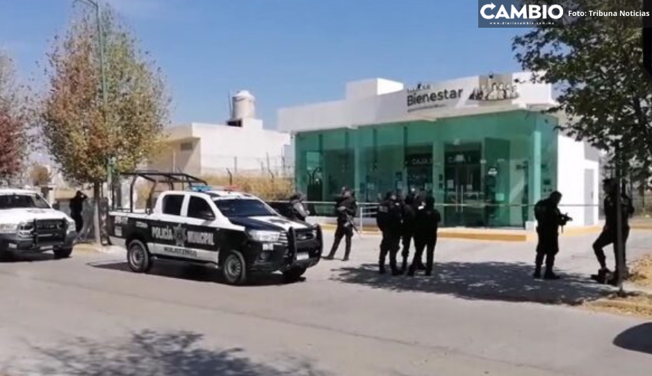 Abuelitos denuncian maltrato de gerente del Banco del Bienestar de Xalmimilulco