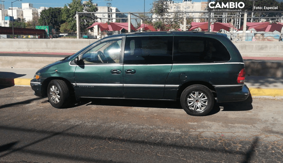 Ola de inseguridad alarma en Los Reyes de Juárez; ahora roban camioneta estacionada
