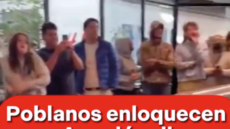 VIDEO: Poblanos enloquecen por vasos rosas de Starbucks