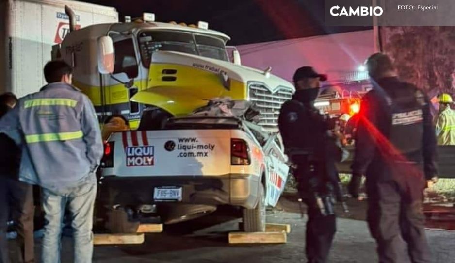 Tráiler embiste camioneta matando a dos pasajeros en la México-Puebla