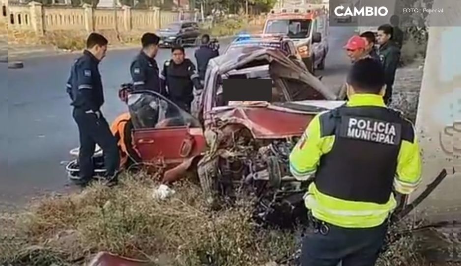 Conductor queda prensado tras chocar en la México-Puebla