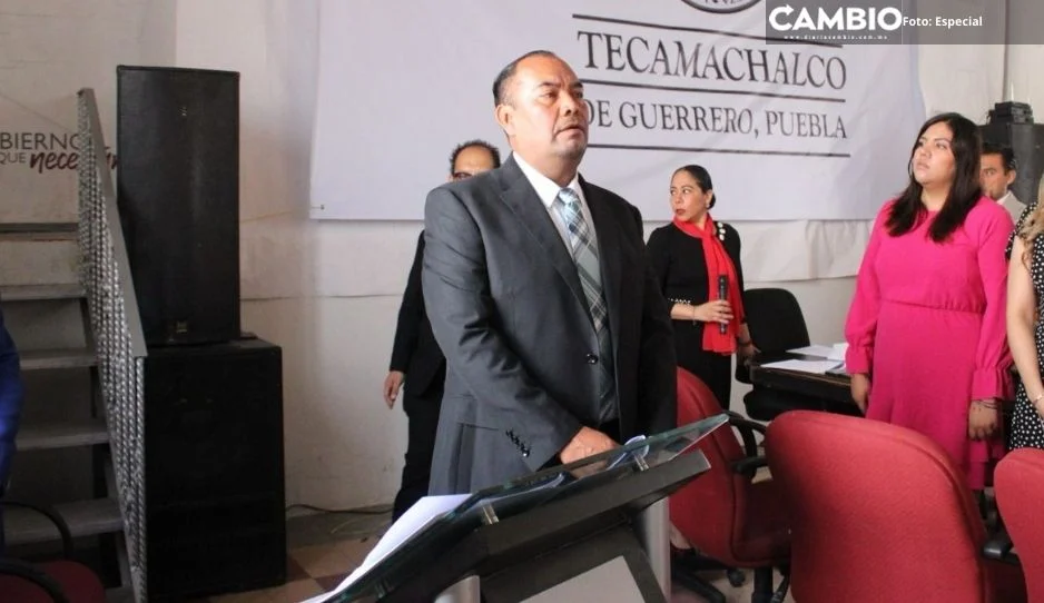Rinde protesta Alfonso Cid como alcalde sustituto en Tecamachalco