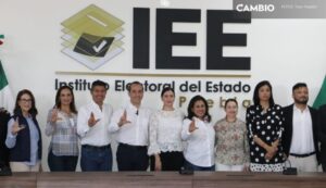 Mario Riestra se registra como candidato a la alcaldía; lo acompaña Lalo Rivera