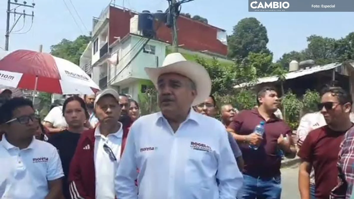 López Angulo recorre las calles de Huauchinango durante su primer día de campaña