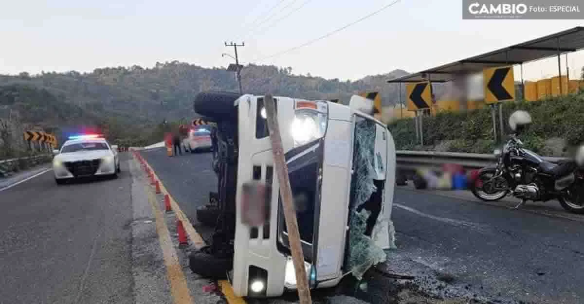 Volcadura de camioneta deja siete lesionados y provoca cierre en la Tulancingo-Tihuán