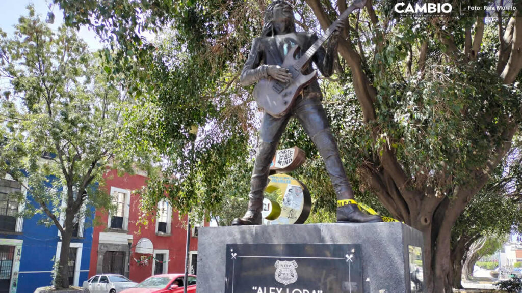 ¡Chale! Roban “0” al monumento de Alex Lora en Analco (VIDEO)