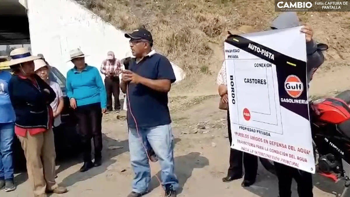 Pobladores mantienen cerrada la México- Puebla por perforación de pozos (VIDEO)