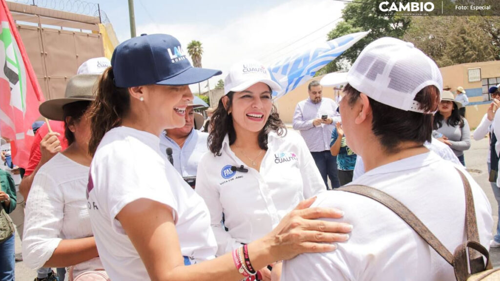 Lupita Cuautle junto a Liliana Ortiz recorren colonias de San Andrés Cholula