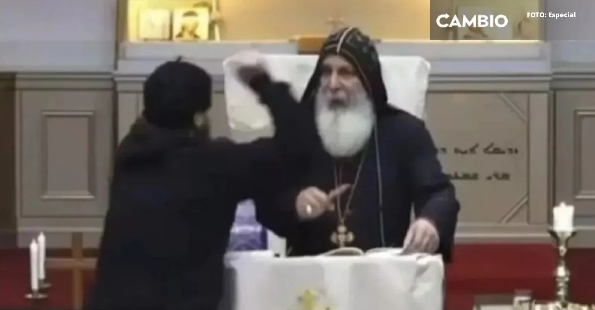 ¡El diablo anda suelto! VIDEO en vivo capta cómo apuñalan en plena misa a sacerdote