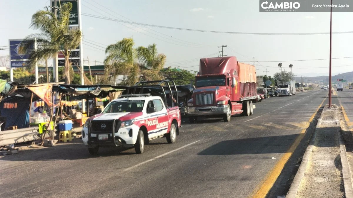 Con persecución y todo: Caen dos en Tepeojuma por robarse un camión