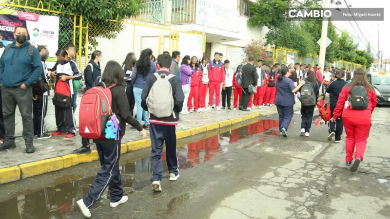 Alumnos del Morelos se van de pinta y toman clases en una escuela de Coronango; hacían un ‘reto viral’