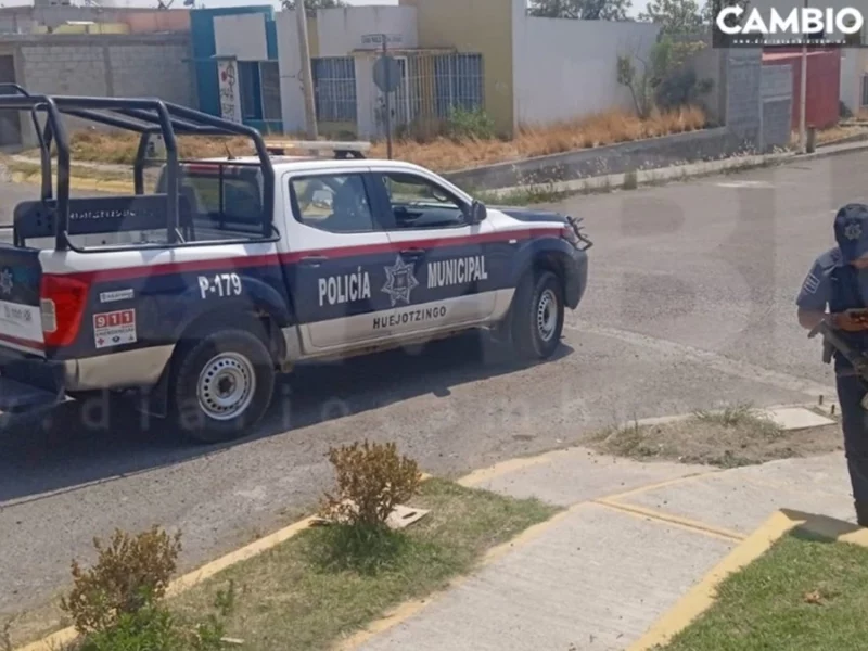 Vecina araña a guardia de seguridad por no dejar pasar a su DiDi en Huejotzingo (VIDEO)