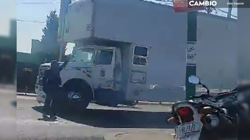 Policías frustran intento de robo de camión en la México-Puebla