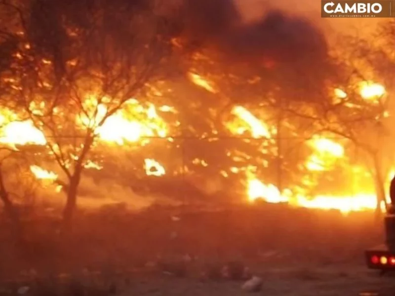 ¡Arde otra vez el relleno sanitario de Ajalpan! Provocan segundo incendio en menos de dos días (VIDEO)