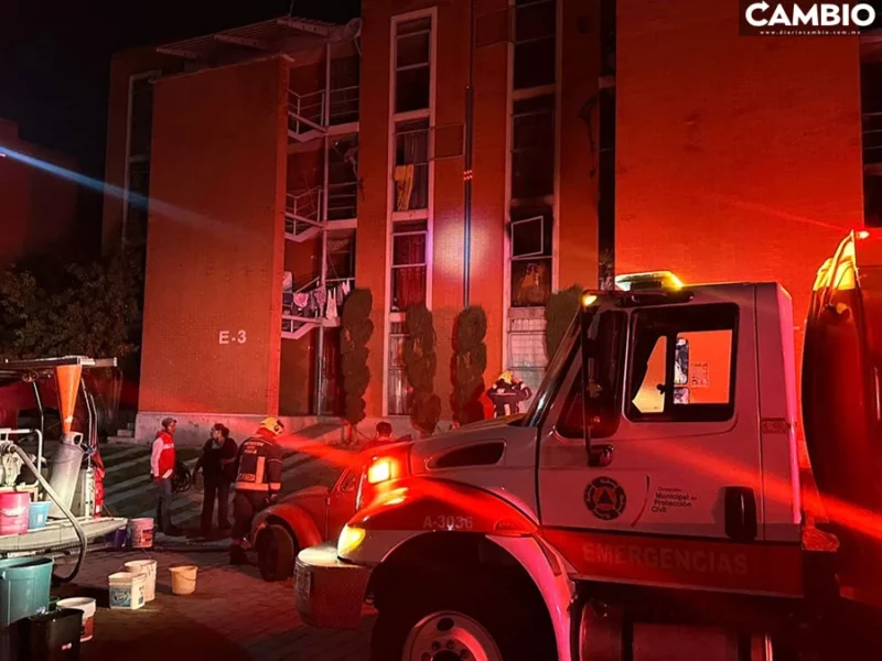 Con todo e inquilinos dentro, departamento arde en llamas en Santa Lucía (VIDEO)
