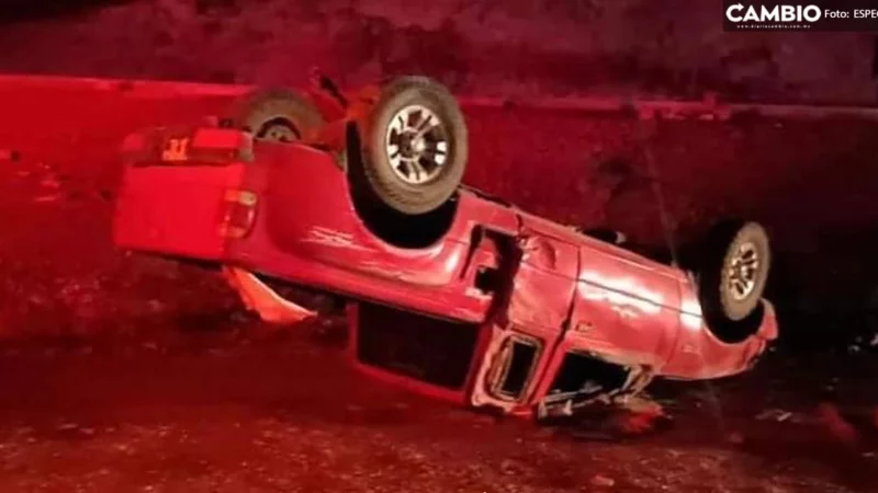 Mujer pierde la vida y su esposo resultó herido tras volcar su vehículo en Atenco