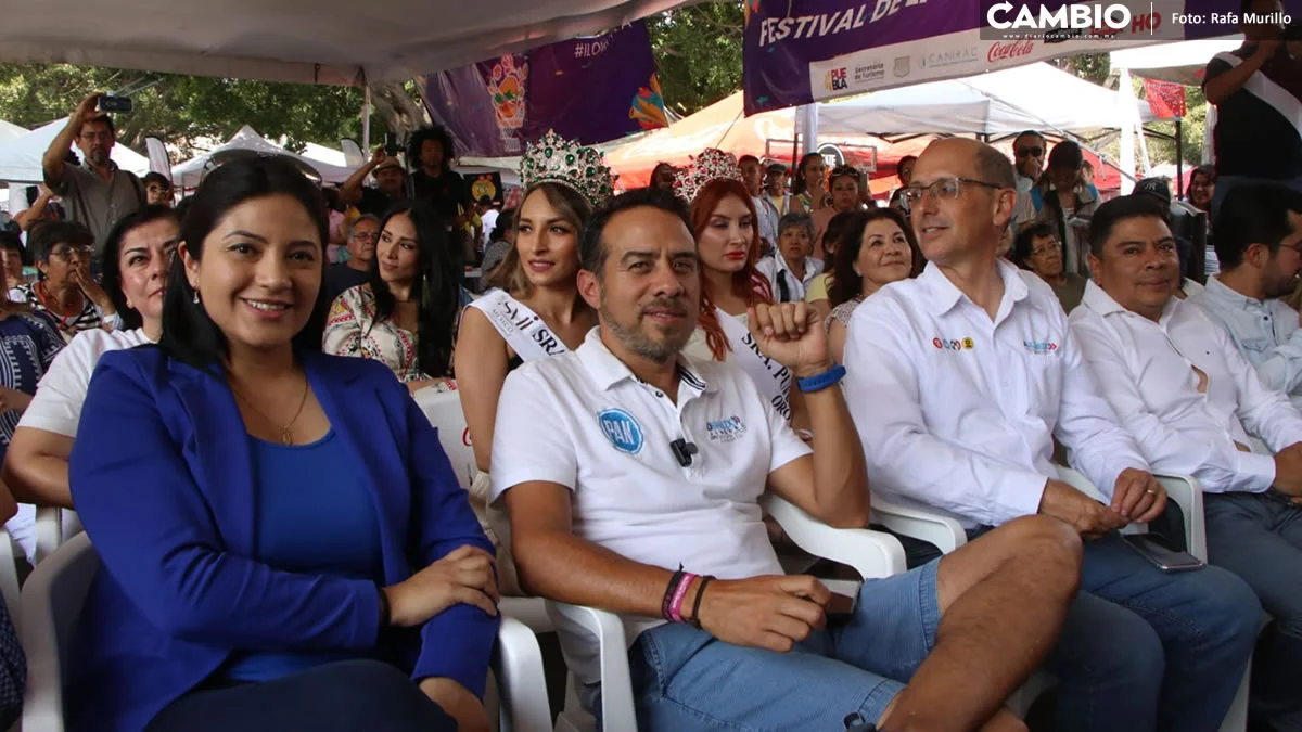 Panistas y riveristas utilizan Feria de la cemita para promocionarse (VIDEO)