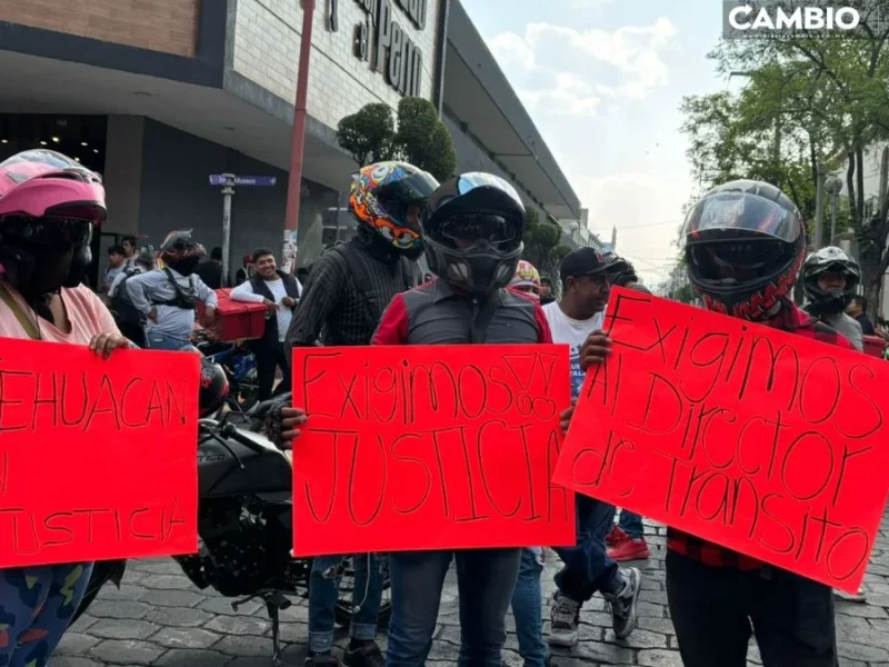 Borracho atropella a repartidor en Tehuacán y lo liberan: sus compañeros exigen justicia en protesta