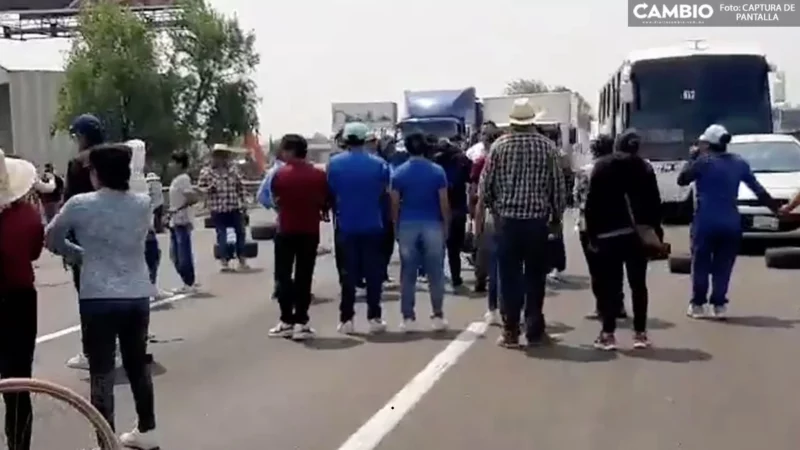 Habitantes de Coronango cierran la México-Puebla en protesta vs la perforación de pozo
