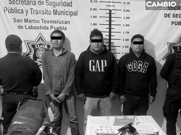 Caen tres por posesión ilegal de arma de fuego y drogas sintéticas en Texmelucan