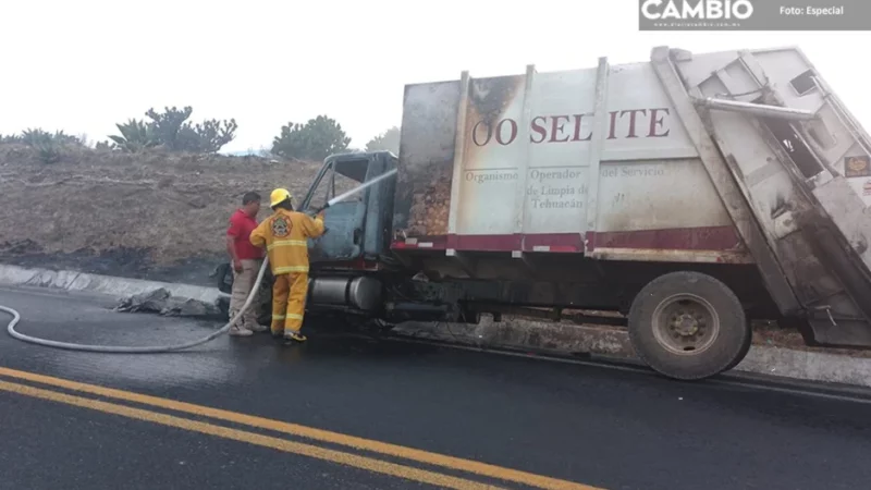 Camión recolector de Ooselite se incendia en plena carretera Azumbilla-El Seco