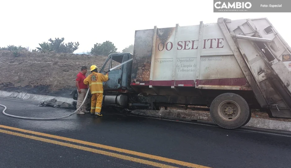 Camión recolector de Ooselite se incendia en plena carretera Azumbilla-El Seco