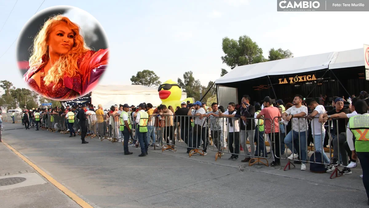 VIDEO: Así luce la fila de fans para ver a Paulina Rubio en la Feria de Puebla