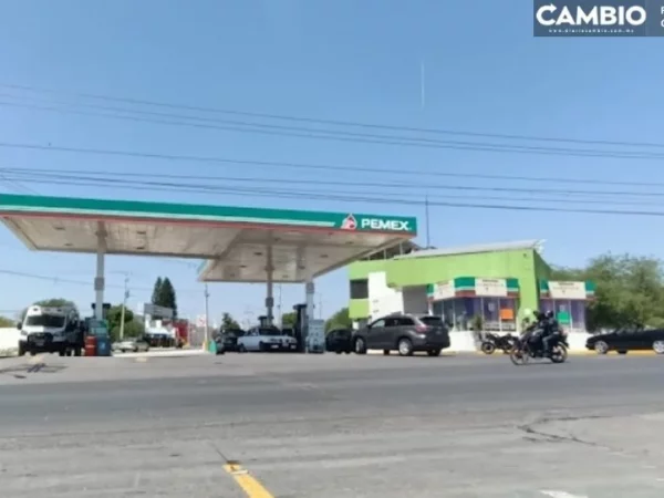 ¡Tirando plomo! Así llegaron asaltantes a gasolinera en Tehuacán