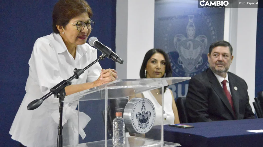 Asiste Lilia Cedillo al Segundo Informe de Labores de la Facultad de Estomatología