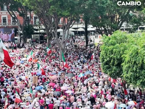 Más de 10 mil poblanos participaron en la Marea Rosa en el Zócalo (VIDEOS)