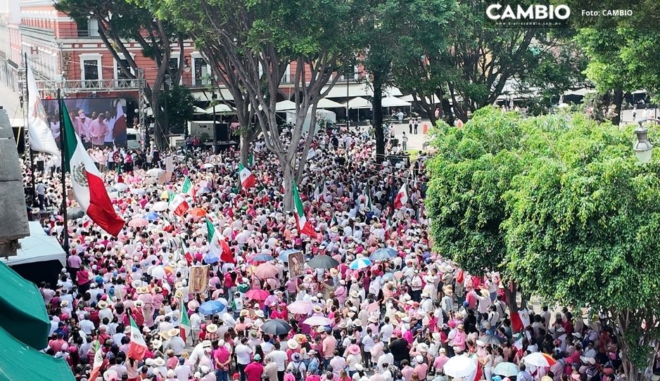 Más de 10 mil poblanos participaron en la Marea Rosa en el Zócalo (VIDEOS)