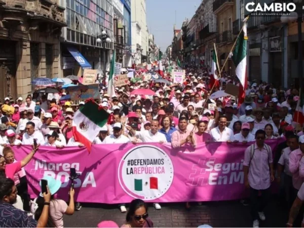 Con Lalo y Riestra a la cabeza, así se vivió marcha de la Marea Rosa en Puebla (VIDEO)