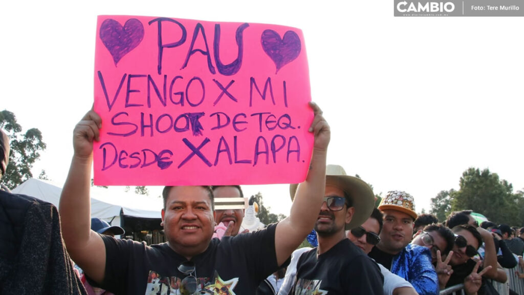 VIDEO: Así luce la fila para ver a Paulina Rubio en la Feria de Puebla