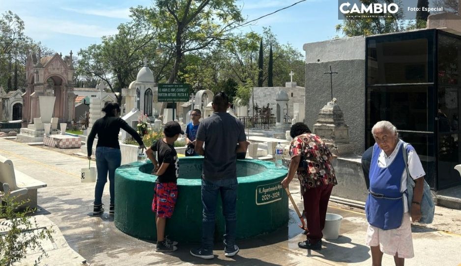 Panteón municipal de Tehuacán recibe más de 15 mil visitantes por Día de las Madres 