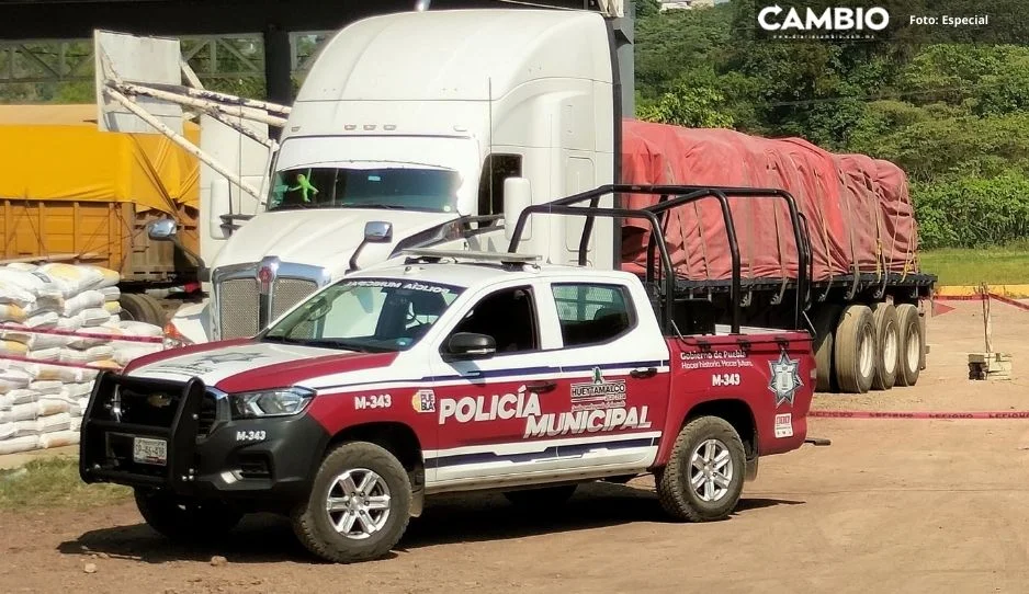 Conductor atropella a joven que se durmió debajo de su unidad en Hueytamalco
