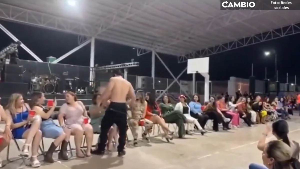 ¡Qué ratón vaquero ni qué nada! Escuela de Hermosillo festeja Día de las Madres con stripper (VIDEO)