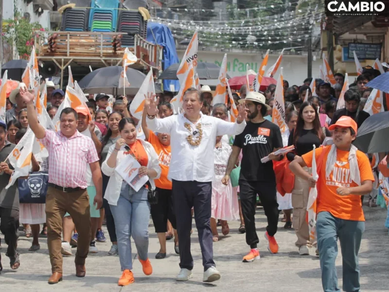 Fer Morales continúa gira de campaña y visita Caxhuacan